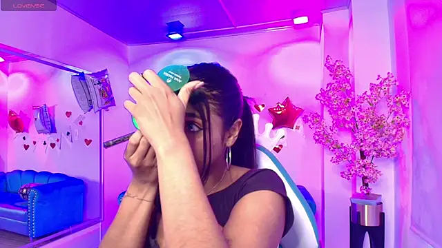 Divinee Cloe online show from February 2026 11:39:02 AM