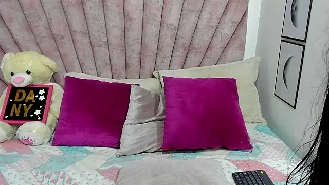 Snapshot of danibellucii_ chatting on February 2026 03:38:02 AM danibellucii online show from February 2026 03:38:02 AM