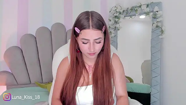 Snapshot of Luna_kiss_18 chatting on January 2026 04:50:02 AM Luna kiss 18 online show from January 2026 04:50:02 AM