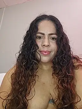 Snapshot of _Zhamira chatting on February 2026 03:16:01 PM Zhamira online show from February 2026 03:16:01 PM