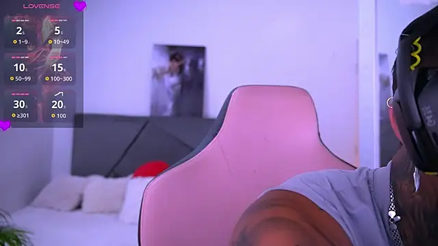 goldenatlasX online show from April 2026 07:09:01 PM