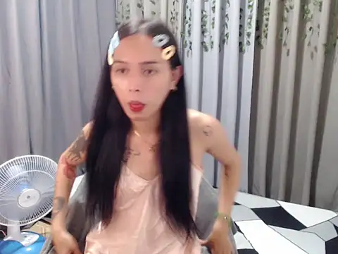 LOVELYMAYUMIE online show from December 2024 01:51:01 PM