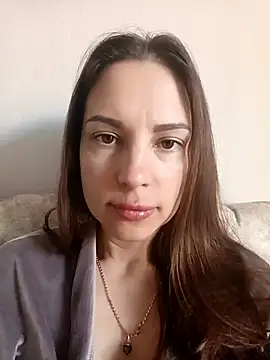 Snapshot of She-Moon chatting on May 2026 05:24:01 AM She-Moon online show from May 2026 05:24:01 AM