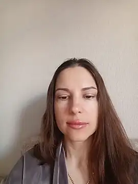 Snapshot of She-Moon chatting on May 2026 05:47:01 AM She-Moon online show from May 2026 05:47:01 AM