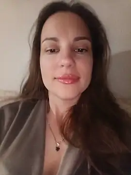 Snapshot of She-Moon chatting on May 2026 06:49:01 PM She-Moon online show from May 2026 06:49:01 PM