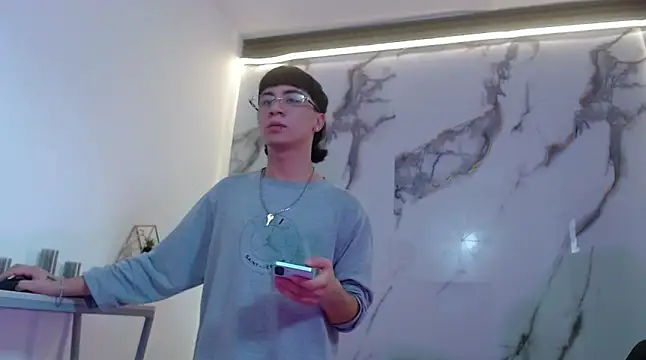 XanderGrey8 online show from April 2026 07:15:01 PM