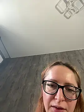 coy girl  online show from April 2026 10:17:02 AM