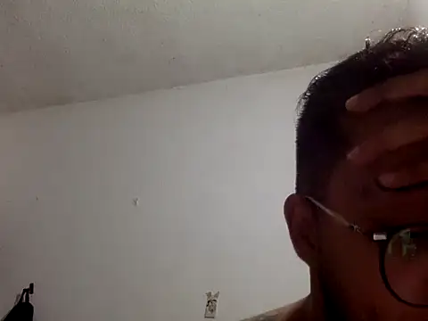 Snapshot of Tito_12_ chatting on February 2026 04:52:01 AM Tito 12 online show from February 2026 04:52:01 AM