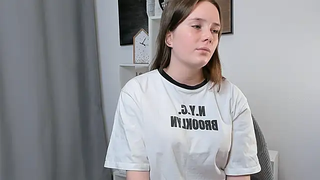 GenevieNyreen online show from January 2026 11:26:01 AM