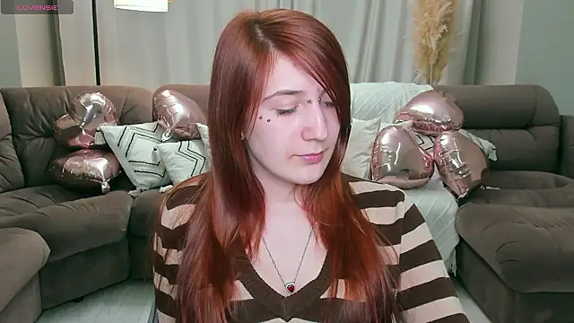 Snapshot of Polly_Sweet chatting on February 2026 06:47:01 PM Polly Sweet online show from February 2026 06:47:01 PM