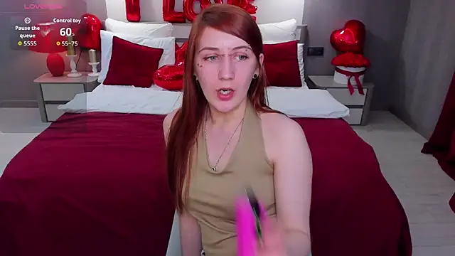 Snapshot of Polly_Sweet chatting on February 2026 06:26:02 PM Polly Sweet online show from February 2026 06:26:02 PM