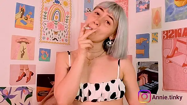 Snapshot of annieTinky0 chatting on February 2026 12:18:02 AM annieTinky0 online show from February 2026 12:18:02 AM