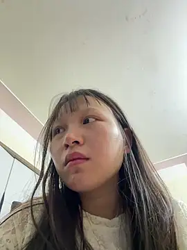 Charlotte-ee online show from March 2026 05:11:02 AM