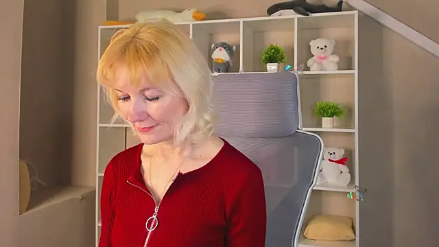 Julie Lucas online show from April 2026 12:21:02 AM