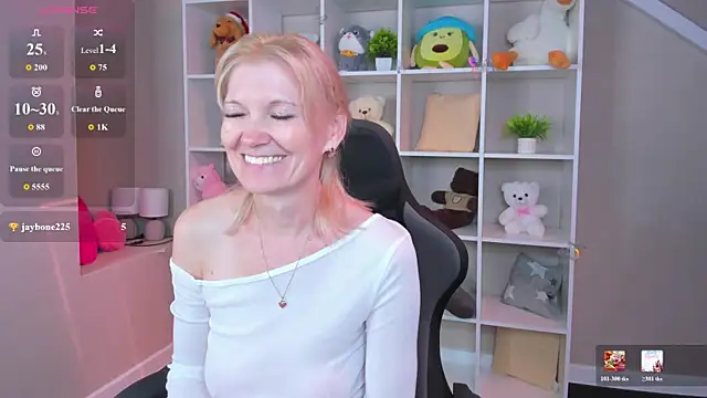 Julie Lucas online show from July 2026 10:21:02 AM