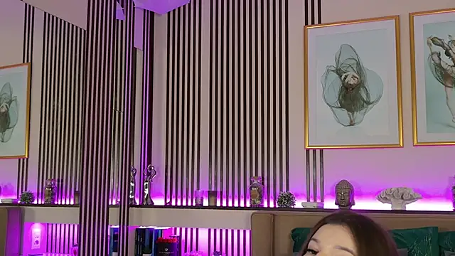 Snapshot of EmilyWess chatting on February 2026 08:13:02 PM EmilyWess online show from February 2026 08:13:02 PM