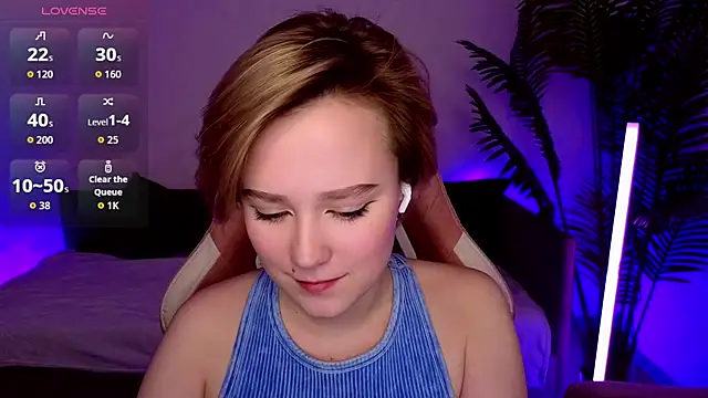 Snapshot of Ellie_Heavenly chatting on February 2026 02:37:02 AM Ellie Heavenly online show from February 2026 02:37:02 AM