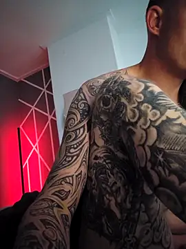 HenkieT393 online show from May 2026 07:57:02 AM