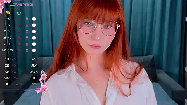 Snapshot of CatherineCummi chatting on May 2026 08:33:02 AM CatherineCummi online show from May 2026 08:33:02 AM