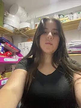 Scarlet noire outdoors  online show from January 2026 12:14:02 AM