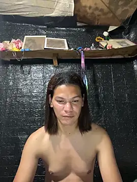 Snapshot of HugeAgatha chatting on February 2026 02:13:02 PM HugeAgatha online show from February 2026 02:13:02 PM