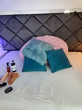 Lucia fastcollins online show from January 2026 01:05:01 PM