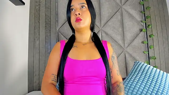 ChloeeMiller   online show from February 2026 11:39:02 AM