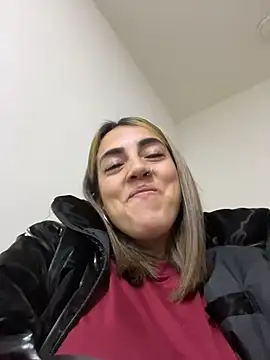 Snapshot of Paulinaa_bella chatting on February 2026 04:47:02 PM Paulinaa bella online show from February 2026 04:47:02 PM