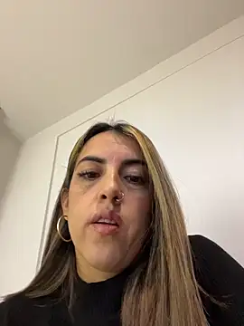 Snapshot of Paulinaa_bella chatting on February 2026 11:38:01 PM Paulinaa bella online show from February 2026 11:38:01 PM