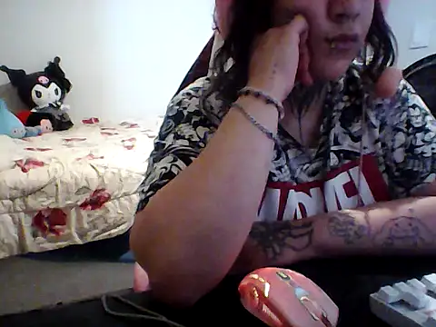 Snapshot of yuyuli2025 chatting on January 2026 12:49:02 AM yuyuli2025 online show from January 2026 12:49:02 AM