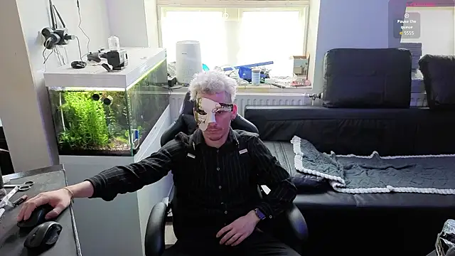 Rayzel White online show from February 2026 12:15:02 PM