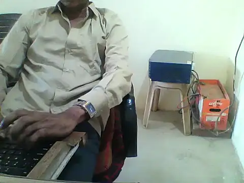 Snapshot of dream_king_1985 chatting on February 2026 06:31:01 AM dream king 1985 online show from February 2026 06:31:01 AM