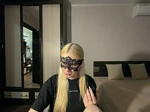 Snapshot of Polly_Skil chatting on February 2026 04:47:02 PM Polly Skil online show from February 2026 04:47:02 PM