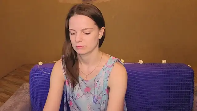 Snapshot of RoseWaulhgberg chatting on April 2026 01:38:01 AM RoseWaulhgberg online show from April 2026 01:38:01 AM