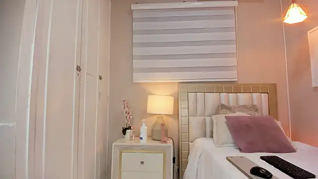 isabela  x online show from March 2026 11:37:02 AM