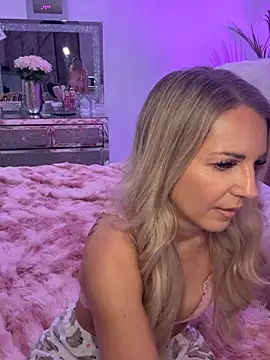 Snapshot of JulieSol chatting on February 2026 08:18:02 AM JulieSol online show from February 2026 08:18:02 AM