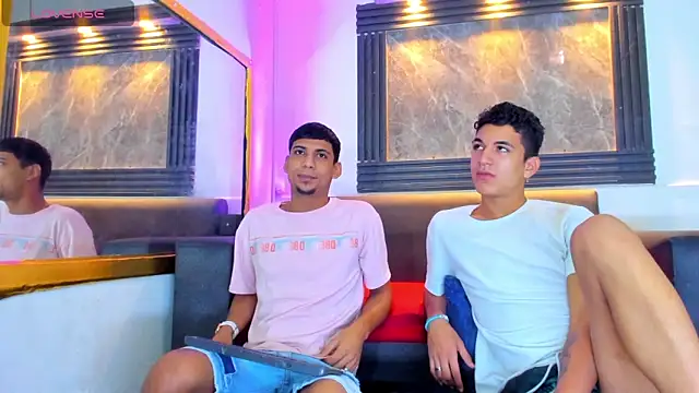 ALEX KEITH26 online show from April 2026 11:50:02 AM