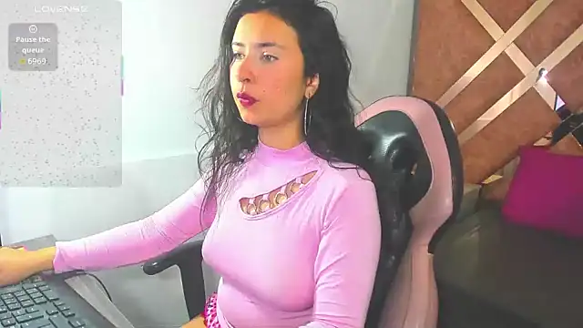 Snapshot of chrisstin_foxx chatting on January 2026 04:05:02 AM chrisstin foxx online show from January 2026 04:05:02 AM