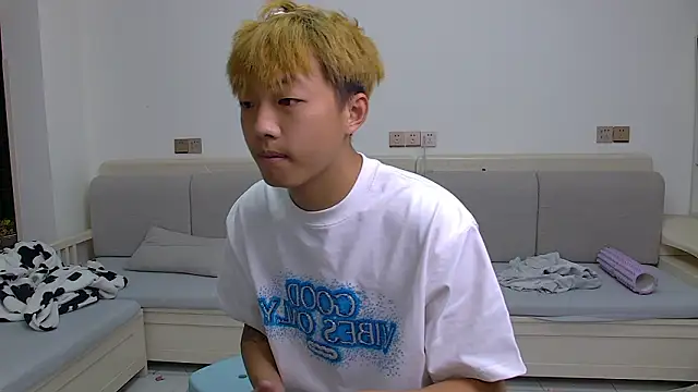 Chocolates-001 online show from March 2026 10:31:02 AM