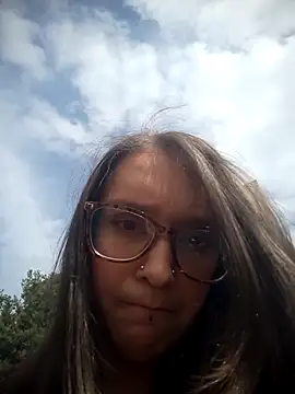 Snapshot of Karla-giraldo_1 chatting on February 2026 02:23:02 PM Karla-giraldo 1 online show from February 2026 02:23:02 PM