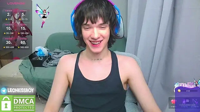 LeonBoykisser online show from April 2026 06:01:02 PM