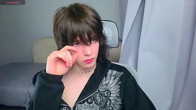 Snapshot of LeonBoykisser chatting on July 2026 05:08:02 PM LeonBoykisser online show from July 2026 05:08:02 PM