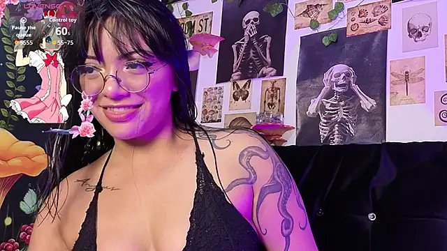 Snapshot of victoriia_thompson chatting on March 2026 08:11:01 PM victoriia thompson online show from March 2026 08:11:01 PM