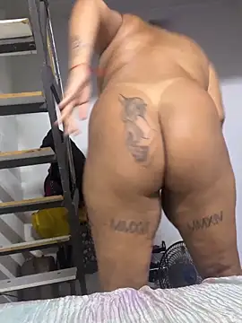 Snapshot of MorenaCariok chatting on March 2026 05:19:01 AM MorenaCariok online show from March 2026 05:19:01 AM