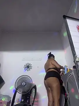 Snapshot of MorenaCariok chatting on April 2026 06:16:01 PM MorenaCariok online show from April 2026 06:16:01 PM