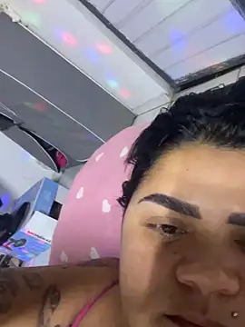 Snapshot of MorenaCariok chatting on April 2026 10:25:02 PM MorenaCariok online show from April 2026 10:25:02 PM