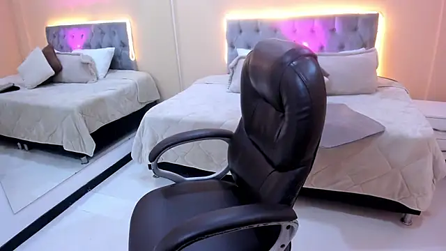 Snapshot of Bela_Craxkerr chatting on March 2026 12:33:02 PM Bela Craxkerr online show from March 2026 12:33:02 PM