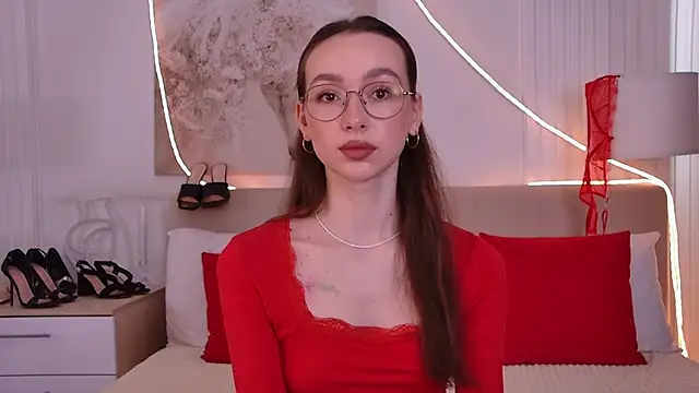 Snapshot of Emily_Simon chatting on May 2026 05:14:02 AM Emily Simon online show from May 2026 05:14:02 AM