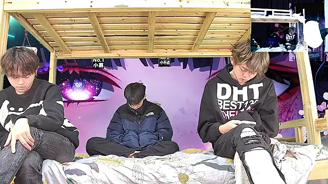 xiaohuangren01 online show from February 2026 01:03:02 PM