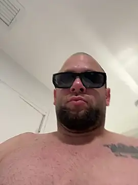 Snapshot of J_thebeastxxx chatting on February 2026 05:18:02 PM J thebeastxxx online show from February 2026 05:18:02 PM